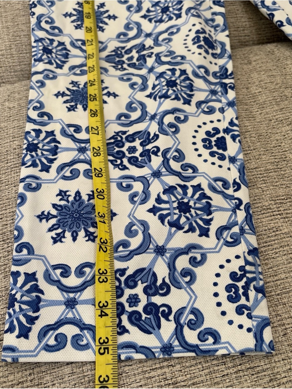Sz 8 Talbots White women’s Pants with Blue Tile Print used w defect: stain - Picture 7 of 15